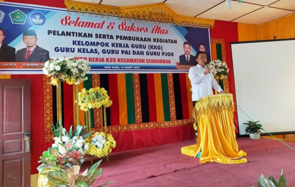 Kadisdikbud Aceh Utara Jamaluddin, M. Pd saat membuka KKG di Seunuddon.