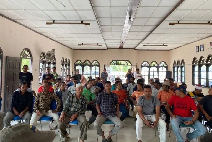 Para pedagang pasar ikan kota Panton Labu saat melakukan penarikan nomor undian lapak