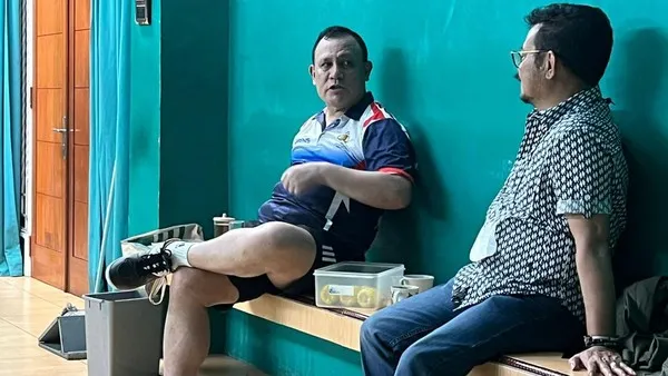 Foto: Beredar Foto Pertemuan Firli Bahuri dan Mentan SYL di Lapangan Bulutangkis.(dok.ist)