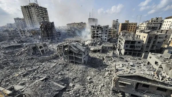 Gaza porak-poranda usai serangan udara Israel (Foto: AP Photo/Hassan Eslaiah)
