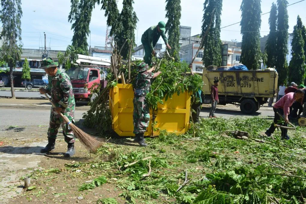 TNI dan Pemkot Lhokseumawe Gelar Gotong Royong.