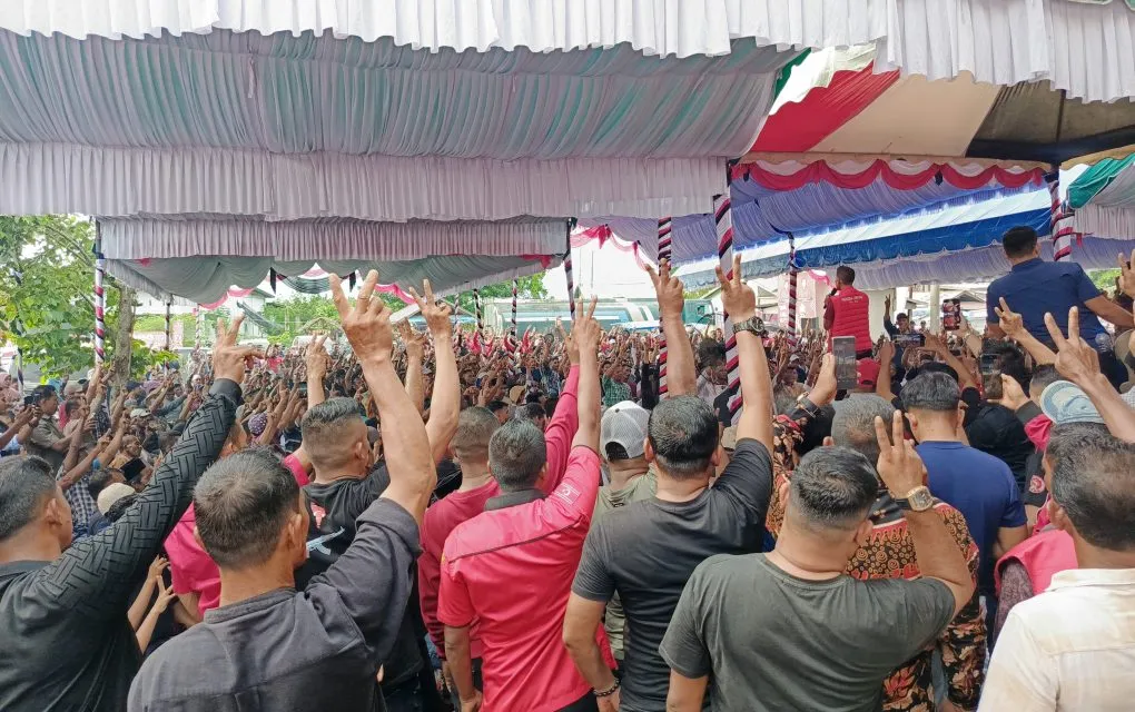 M. Jhoni, S.H., Panglima muda Daerah IV Tgk Chik Ditunong Wilayah Samudera Pasee, M Jhony Saat menyampaikan orasi politik. 