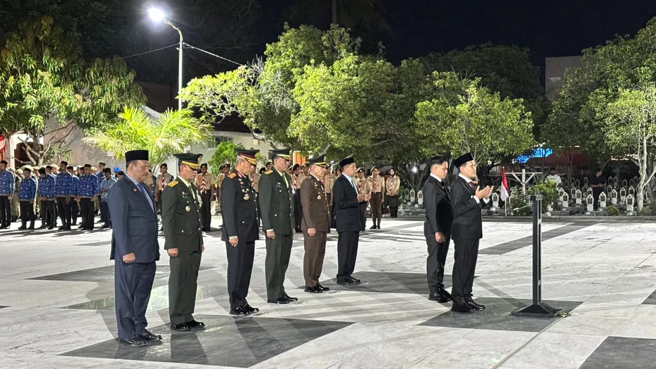 Wakapolda Aceh Brigjen Pol Ari Wahyu Widodo hadiri apel kehormatan dan renungan suci di TMP Banda Aceh